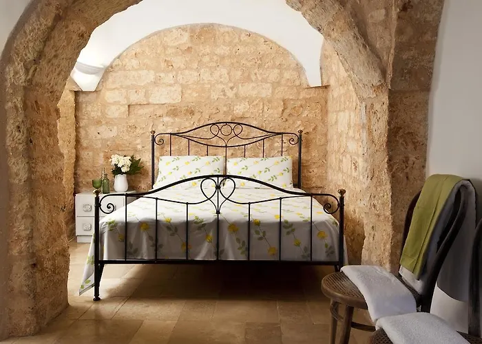 Bed & Breakfast Trulli Del Carmine 4*