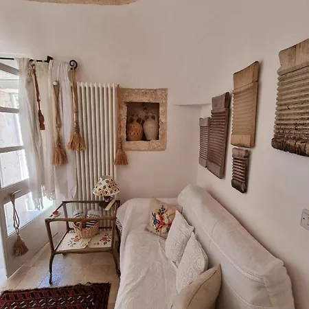 Trulli Del Carmine Oda ve Kahvaltı 4*